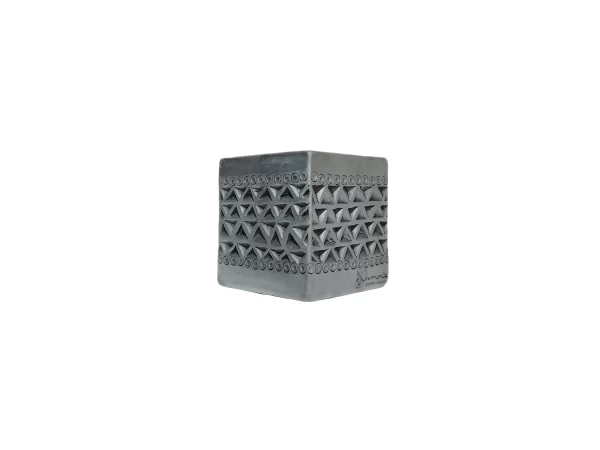 Cubo prismas triangulares